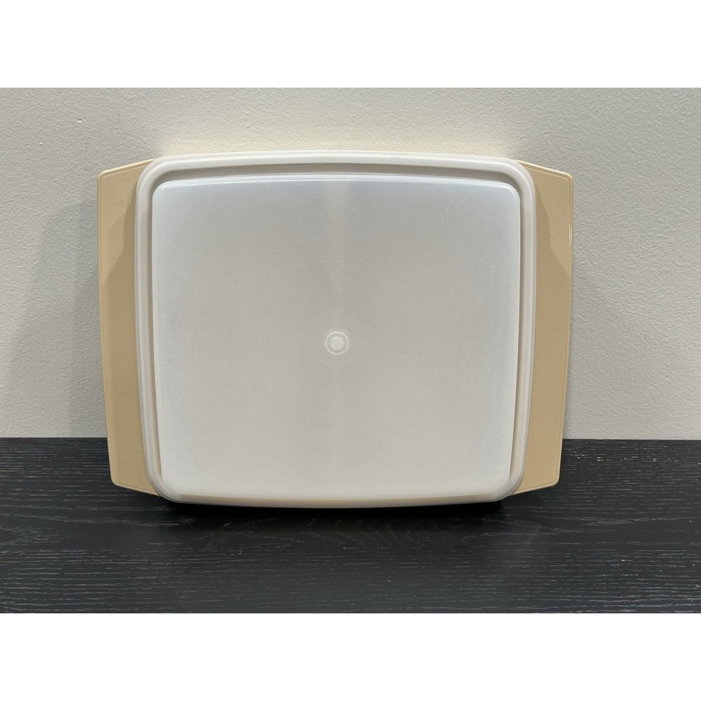 Vtg Tupperware Deviled Egg Keeper Carrier Tray 723-3 Beige/Tan w/Lid No Egg Tray